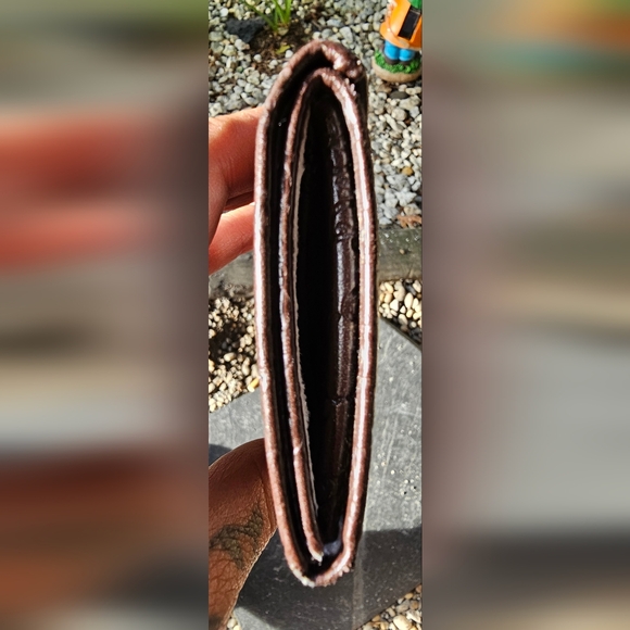 Gucci EUC Guccissima collapsible sunglass case w/original cleaning cloth. - Picture 9 of 11